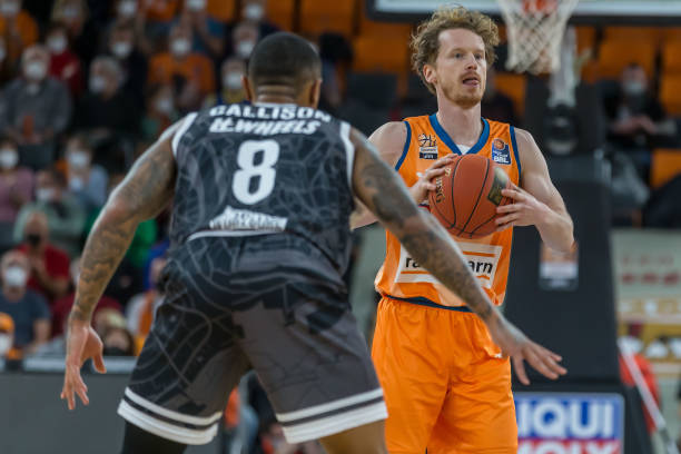 根据抽签结 根据抽签结