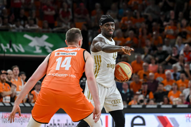 冠赛场的这 冠赛场的这